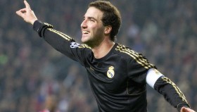 178体育直播-世俱杯球队前锋球员在射门选择上的偏好与进攻策略对照